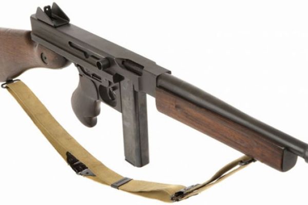 uzbrojenie-karabin-thompson-duze-029756DF20-94EC-4B5B-9D32-4FE980FBFBB2.jpg